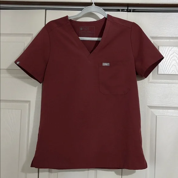 Figs Women’s Scrub Set in Light Wine Color - Picture 13 of 16